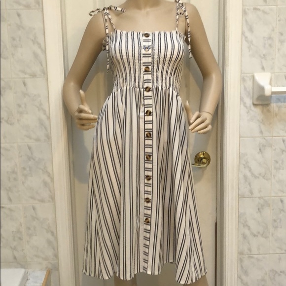 PIN STRIPE Smocked top dress - Picture 4 of 8